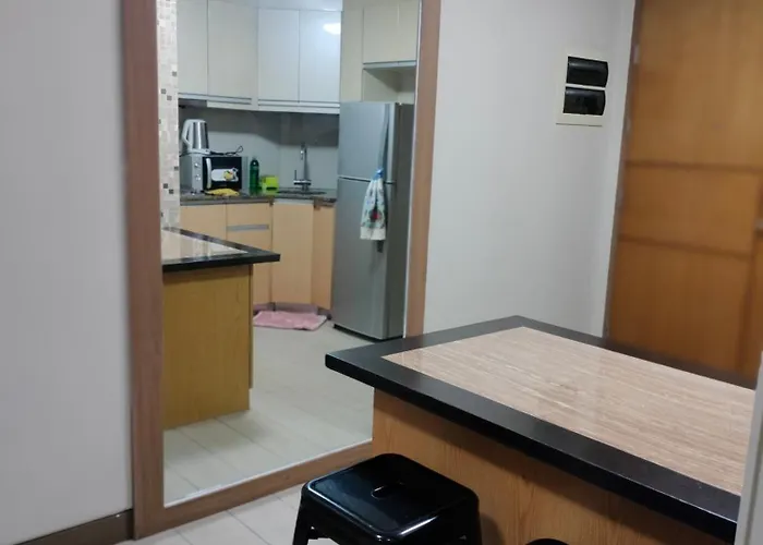 Near Airport-rqui Aparthotel